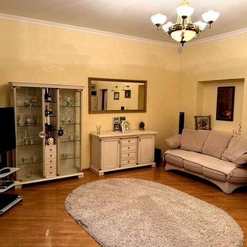 Шовковична вул., 32/34