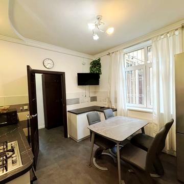 Модеста Менцинського вул., 7