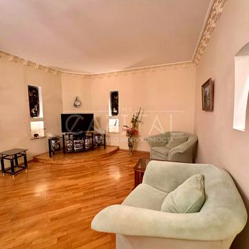 Професора Павловського вул. (Боткіна), 4