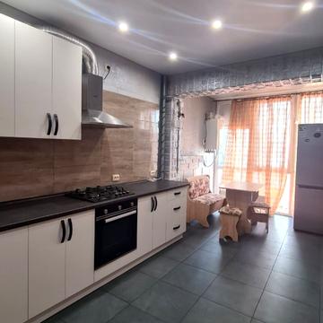 Олексія Вадатурського вул. (Маршала Малиновського), 18