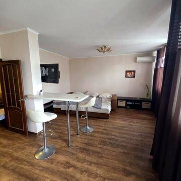 Воскресенська вул., 16-Б