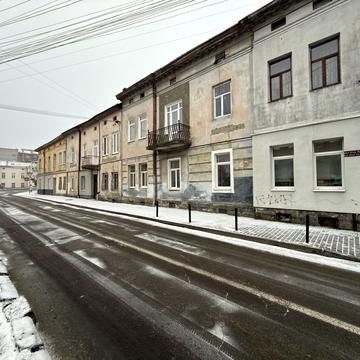 Академіка Ярослава Ісаєвича вул., 7