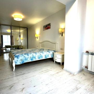 Володимира Івасюка просп. (Героїв Сталінграду), 28