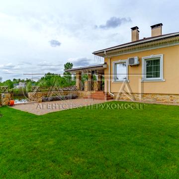 Центральна вул.