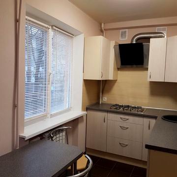 Олександра Поля просп. (Кірова), 96-Б