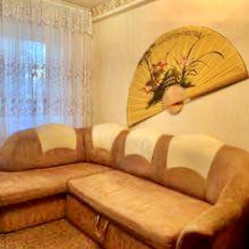 Ігоря Юхновського вул., 8