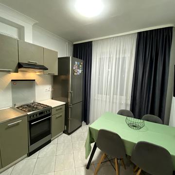 Червоної Калини просп. (Володимира Маяковського), 21