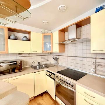 Володимира Вернадського вул. (Дзержинського), 10