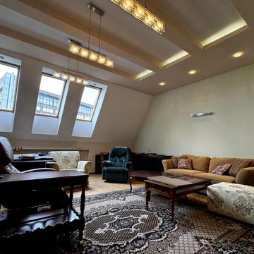 Олекси Новаківського вул., 8