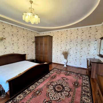 Центральна вул.