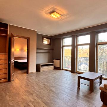 Кубанська вул., 8