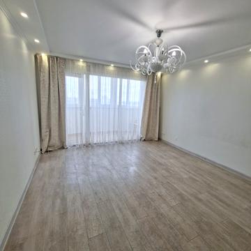 Князя Володимира Великого просп., 70