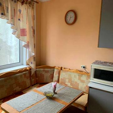 Композитора Лятошинського вул., 8