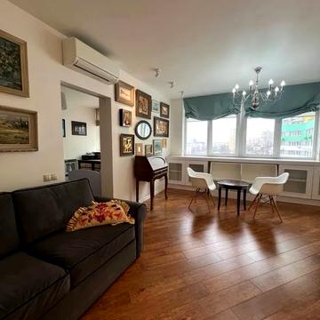 Вишгородська вул., 45