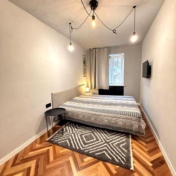 Лондонська вул. (Пітерська), 5