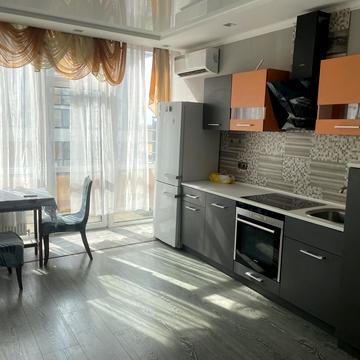 Полковника Гуляєва просп. (Маршала Жукова), 111