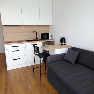 Василя Стуса вул., 35