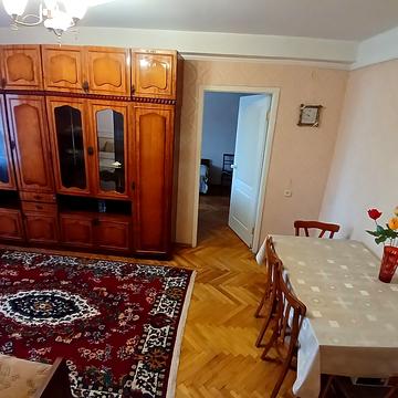 Олени Теліги вул., 17-Б