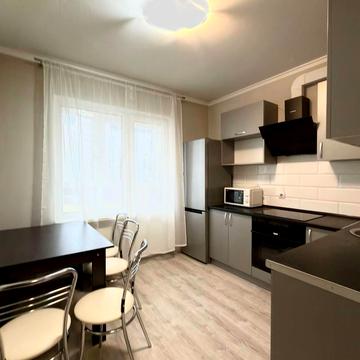 Бориса Гмирі вул., 16