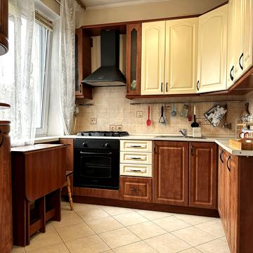 Єреванська вул., 23