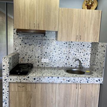 Шкільний пров., 1-А