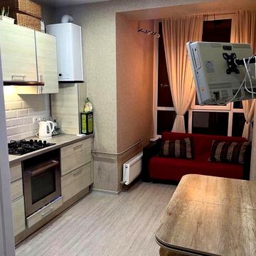 Героїв Небесної Сотні просп., 18/9