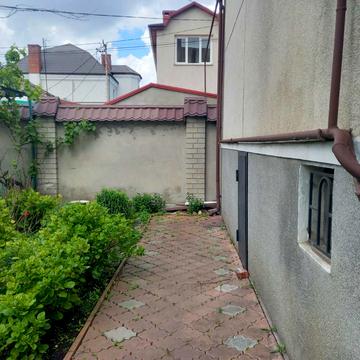 Сурикова, 12