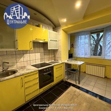 Героїв Майдану вул. (Червоноармійська), 77