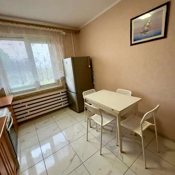 Олександра Поля просп. (Кірова), 24