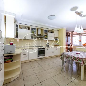 Єлизавети Чавдар вул., 5