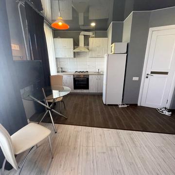 Сонячна Набережна вул. (Маршала Малиновського), 18