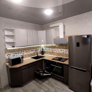 Набережна Перемоги вул., 44