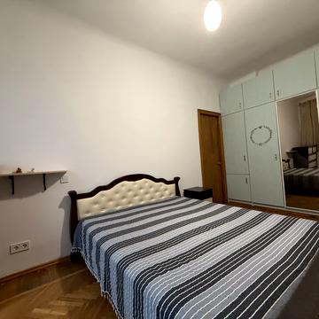 Олександра Поля просп. (Кірова), 10/12