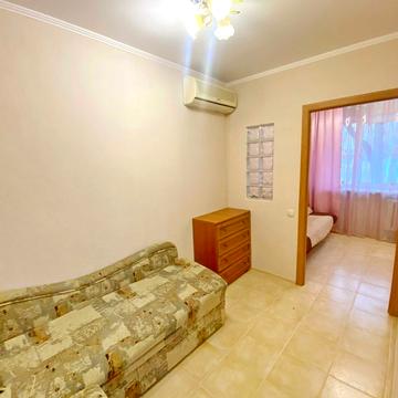 Академіка Стражеска вул., 3