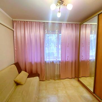 Академіка Стражеска вул., 3