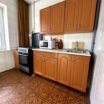 Ревуцького вул., 35