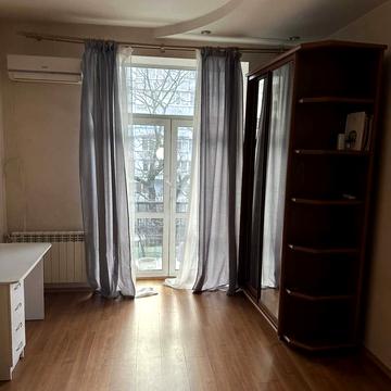 Ґарета Джонса вул. (Сімї Хохлових), 6