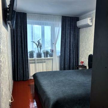 Кропивницького вул., 10