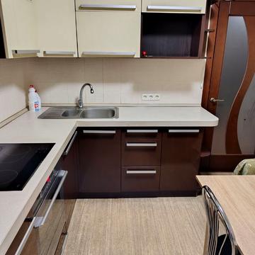 Червоної Калини просп. (Володимира Маяковського), 70