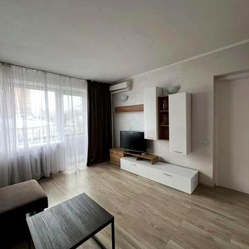 Лесі Українки бульв., 24-Б