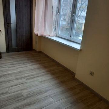 Михайла Грушевського вул., 15