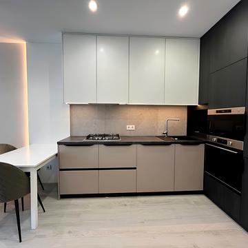 Героїв Майдану вул., (Будинок 4)