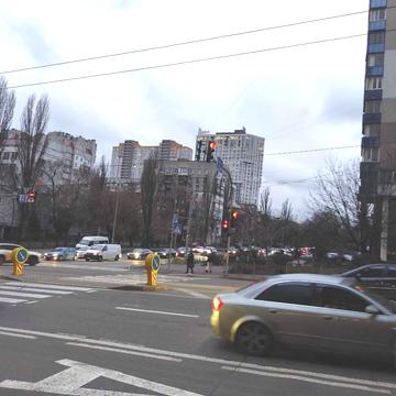 Ростиславська вул. (Маршала Рибалка), 1