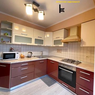 Миру вул., 30