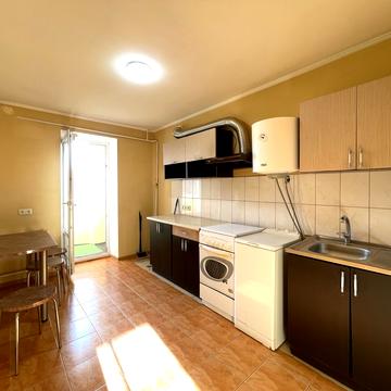 Богдана-Ігора Антонича вул., 10