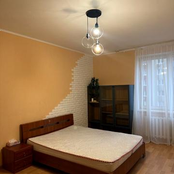 Феодосійський пров., 12