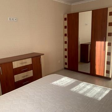 Яблунева вул., 6