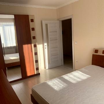 Яблунева вул., 6