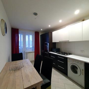 Сергія Корольова вул., 10