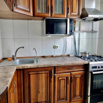 Вацлава Гавела бульв. (Івана Лепсе), 83